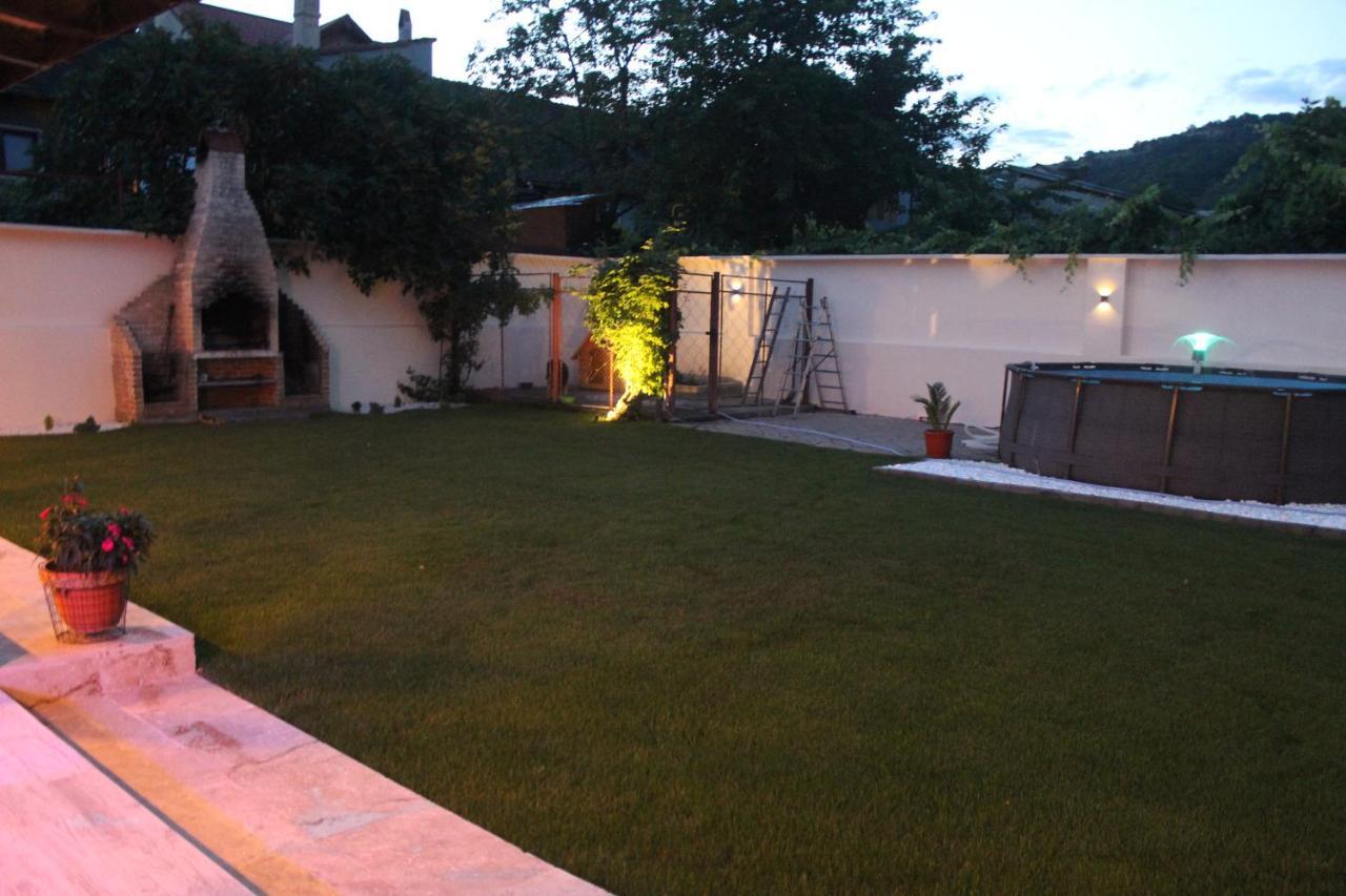 Pretty Garden Villa โอร์โชวา ภายนอก รูปภาพ